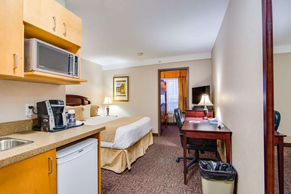 Peavine Inn & Suites High Prairie Zimmer foto