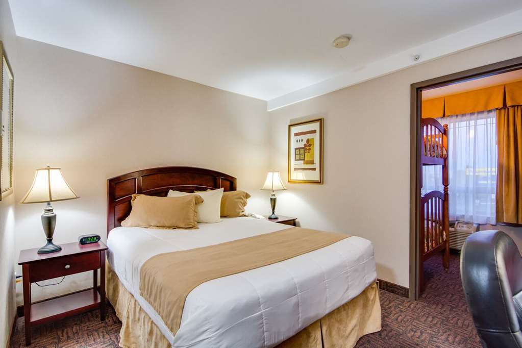 Peavine Inn & Suites High Prairie Zimmer foto