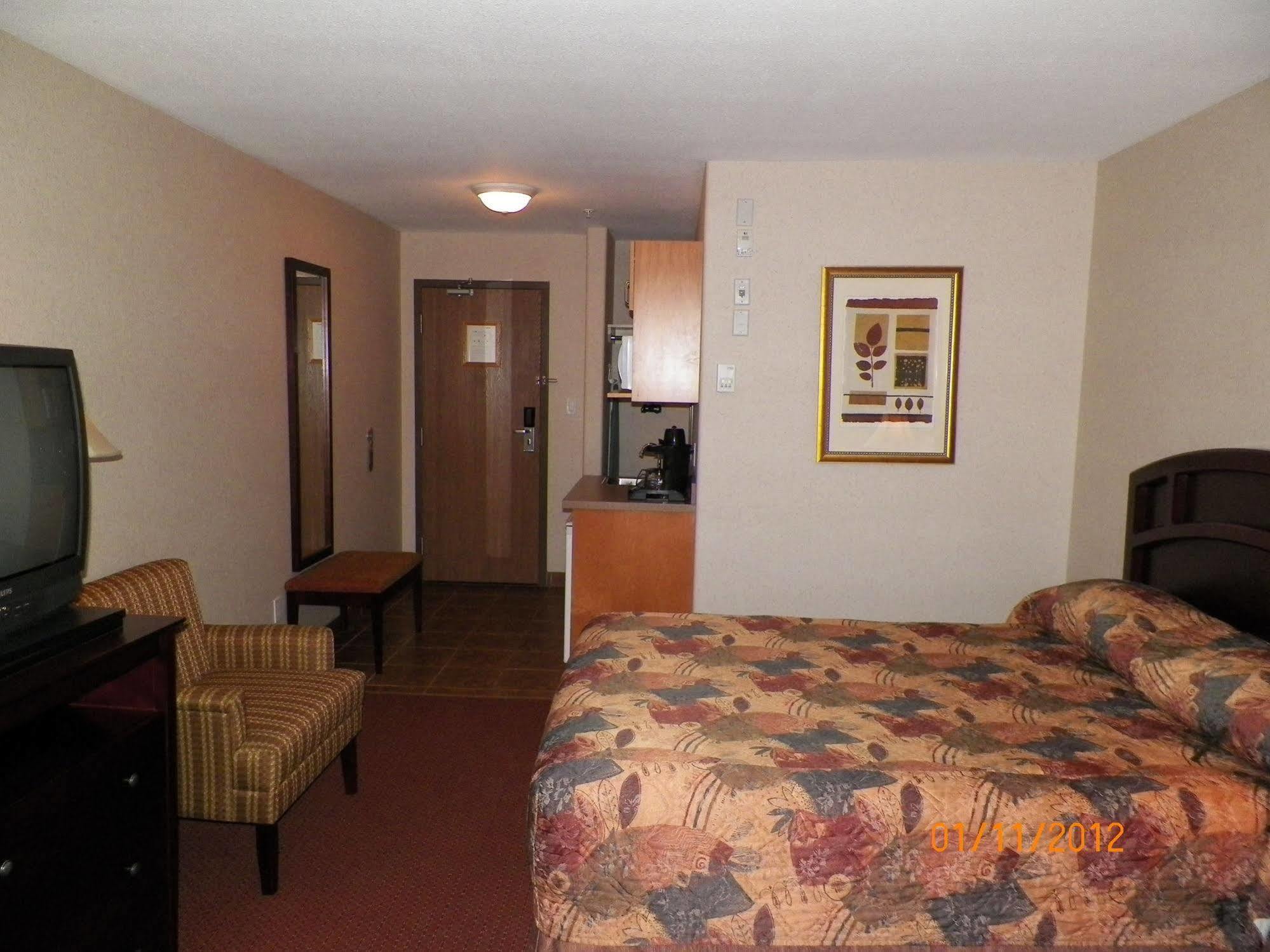 Peavine Inn & Suites High Prairie Exterior foto
