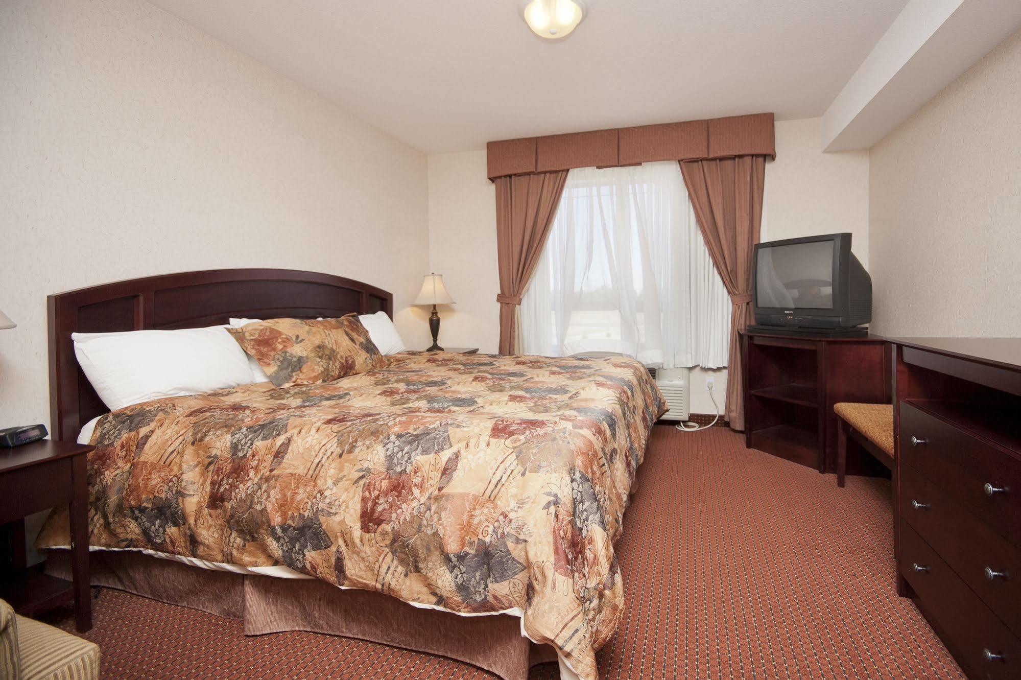 Peavine Inn & Suites High Prairie Exterior foto